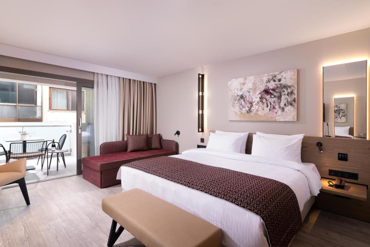 S Hotel Boutique Thessaloniki Exterior photo A room at the hotel