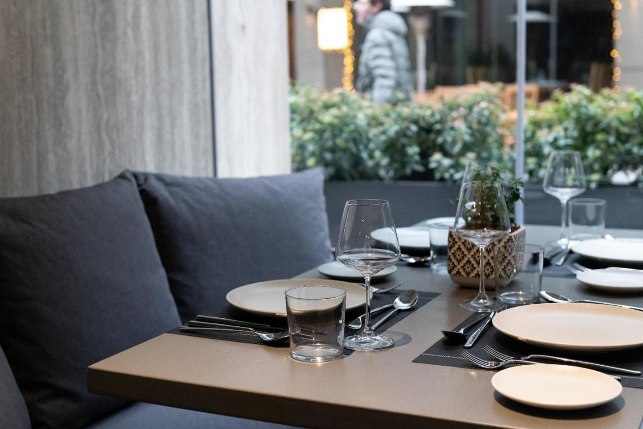 S Hotel Boutique Thessaloniki Exterior photo Restaurant interior