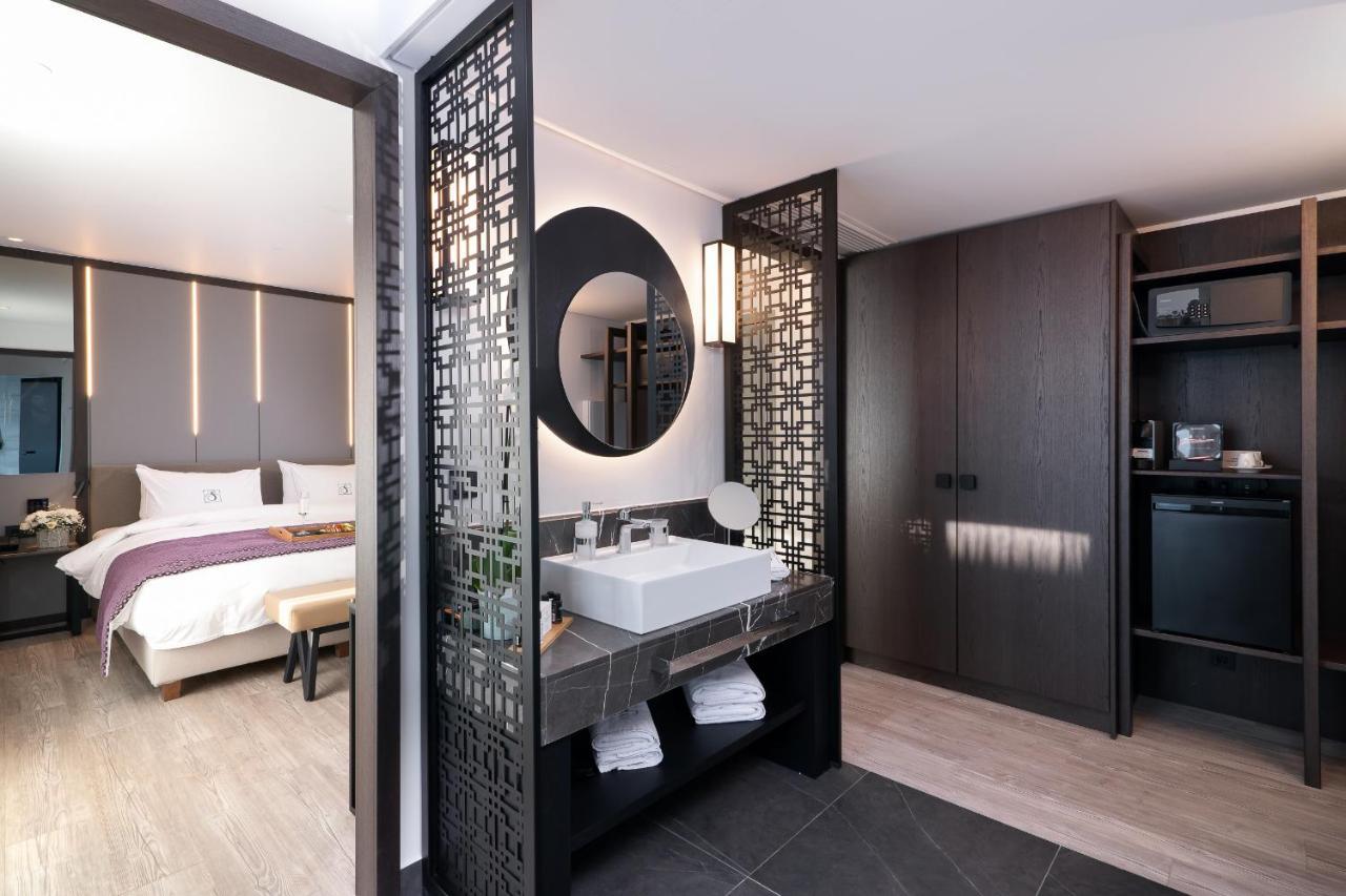 S Hotel Boutique Thessaloniki Exterior photo Deluxe Room