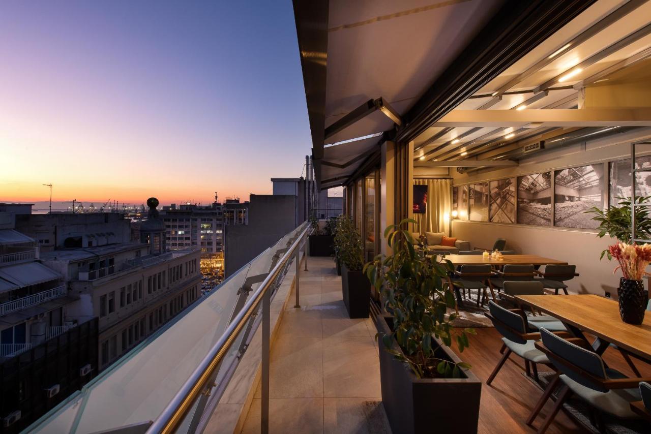 S Hotel Boutique Thessaloniki Exterior photo The rooftop bar at the hotel