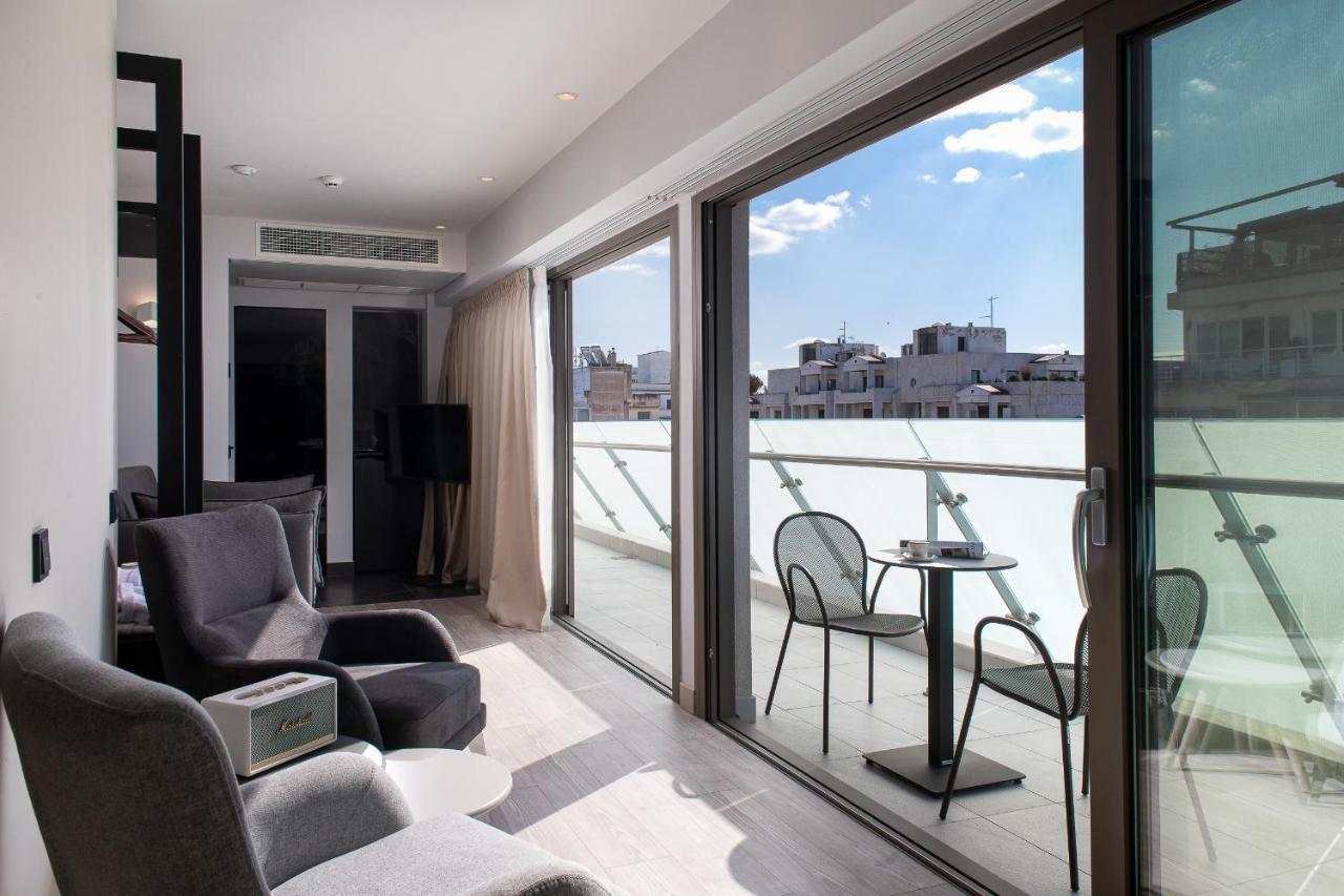 S Hotel Boutique Thessaloniki Exterior photo A suite at the hotel